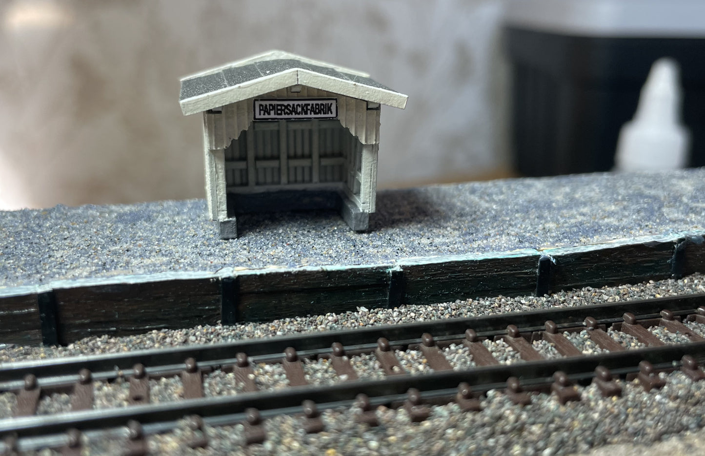 Wartehaus "Papiersackfabrik" (Bausatz, N / 1:160)