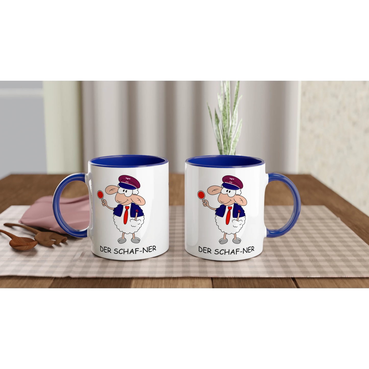 Das Bild zeigt eine Beispielaufnahme von dem Becher mit dem aufgedruckten Cartoon "Der Schaf-ner".