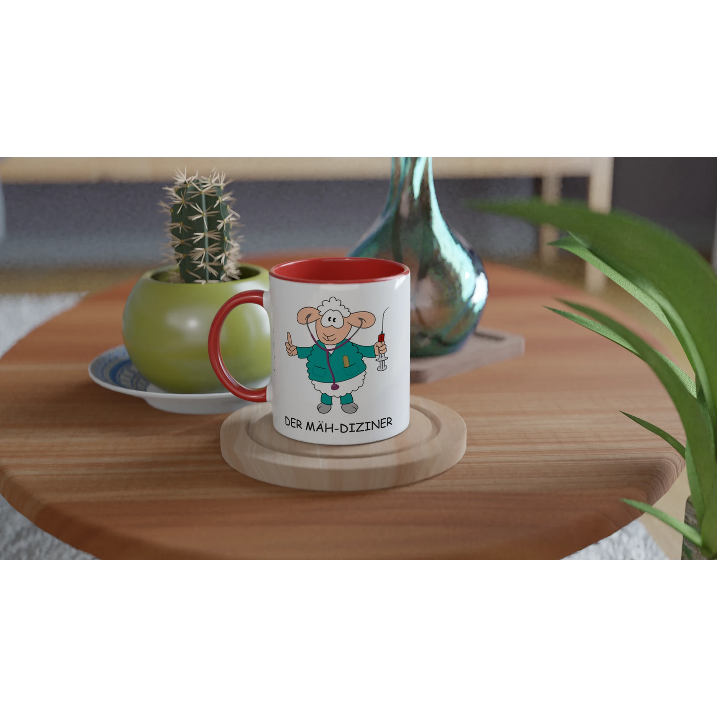 Das Bild zeigt eine Beispielaufnahme von dem Becher mit dem aufgedruckten Cartoon "Der Mäh-diziner".