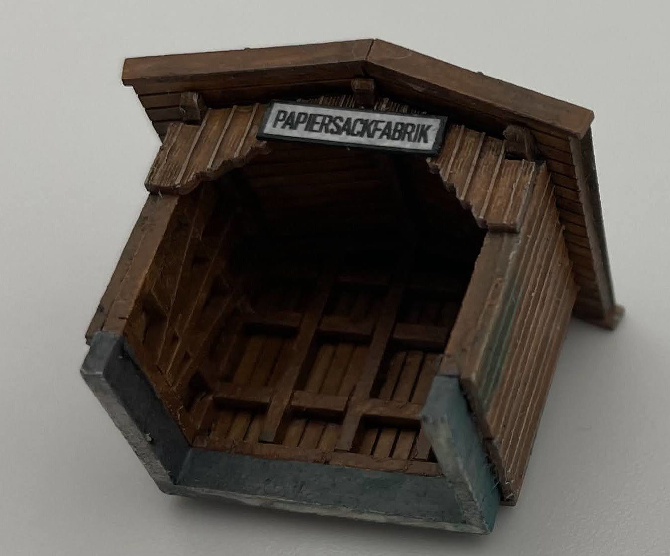 Wartehaus "Papiersackfabrik" (Bausatz, N / 1:160)