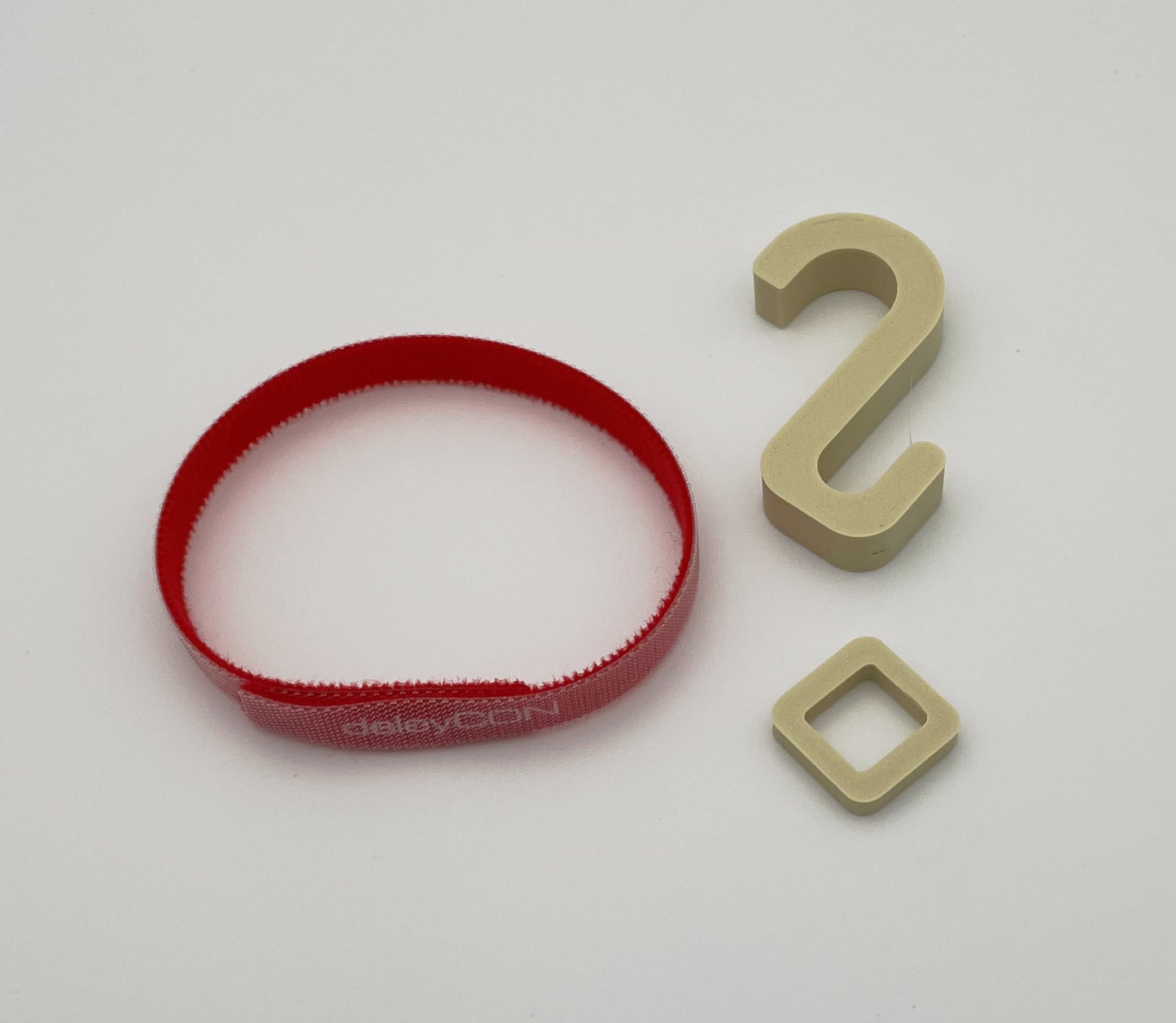 Schranksicherung für seitliche Hängeschränke im Eriba Touring